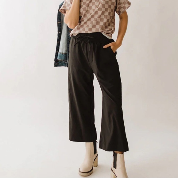Albion Black Audrey Crop Wide-Leg Trouser XS - Picture 2 of 12
